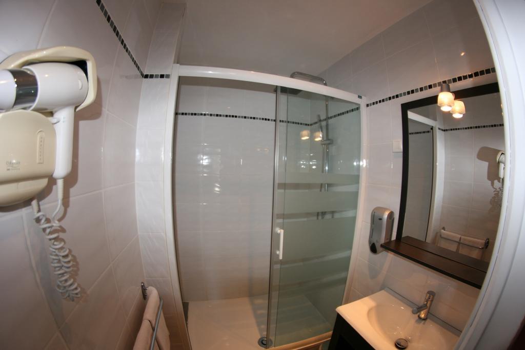 Logis Hotel Galland Lapalisse Rom bilde